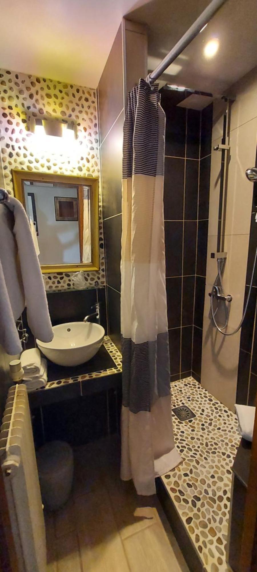 La Capitelle Hotell Mirmande Rom bilde